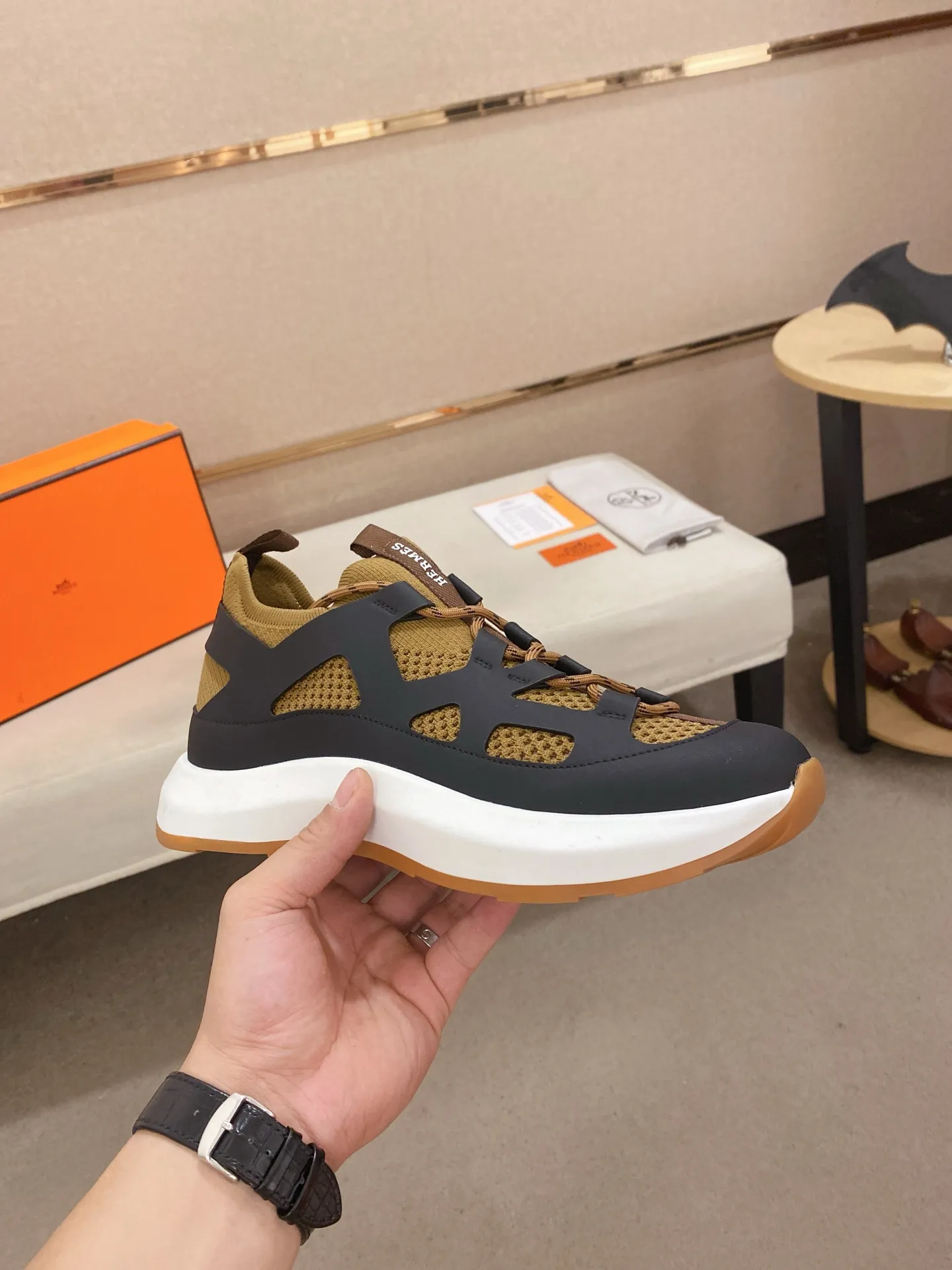 Men's clothing and shoes💰: 660💰《HERMES》【Classic Original Version】Hermès; Top 🔝 Purchasing Agency 🔍🔍Men’s latest 🇺🇸 counters are on sale simultaneously, original imported from Italy ▲▲Silk cowhide with breathable fabric ▲▲ (high-end and expensive Qi·Grade) Exquisite workmanship (Italian 🇮🇹Imported water-dyed 🐂cowhide lining) Sole: Original sole provided by the original factory, ⚠️Exclusive double-layer activity·TPR·Rubber·Combined molded outsole; Super·comfortable·wear-resistant·non-slip·environmental protection The real thing is more beautiful when photographed (high quality, following orders). You can enter and leave the counter at will * Number of yards: 38·39·40·41·42·43·44·45
